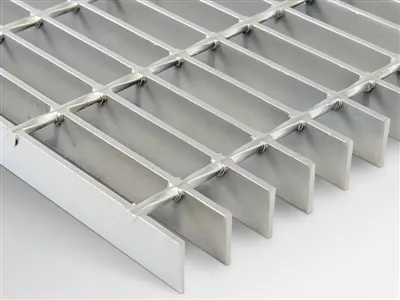 HOT - Dip Galvanized Steel Grating ukazuje jeho výhody v průmyslových aplikacích